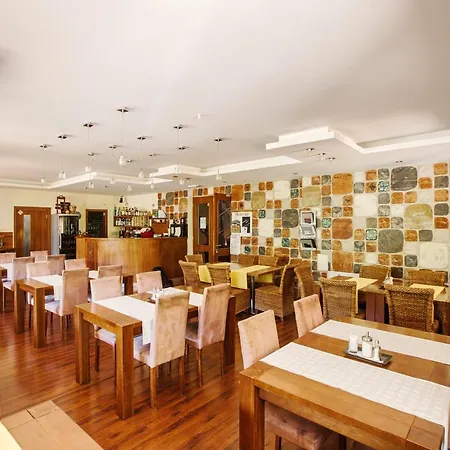 - Slovensky Raj Apartment *